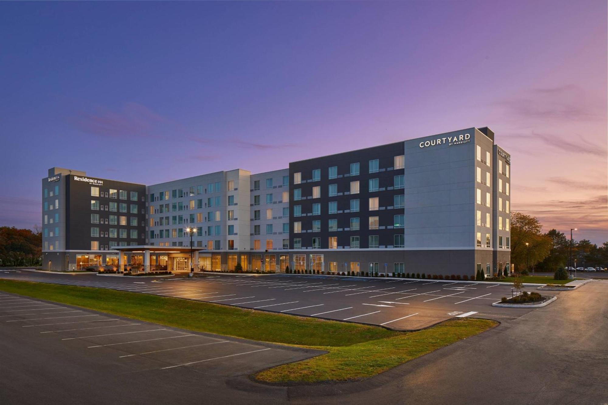 Courtyard By Marriott Albany Airport Hotell Exteriör bild